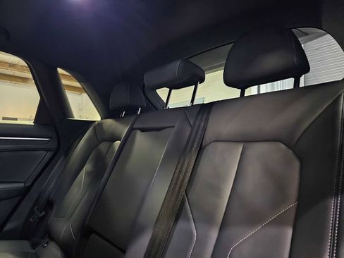 Certified 2025 Audi Q3 2.0T Premium w/ Convenience Package image 19