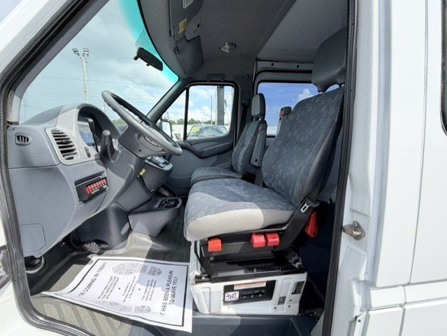 Used 2005 Dodge Sprinter 2500 w/ PWR Convenience Group RWD image 17