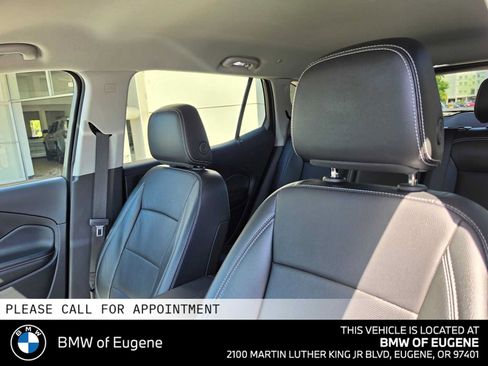 Used 2024 GMC Terrain SLT AWD/4WD image 26