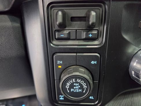 Used 2025 Ford F250 Platinum w/ Tremor Off-Road Package AWD/4WD image 38