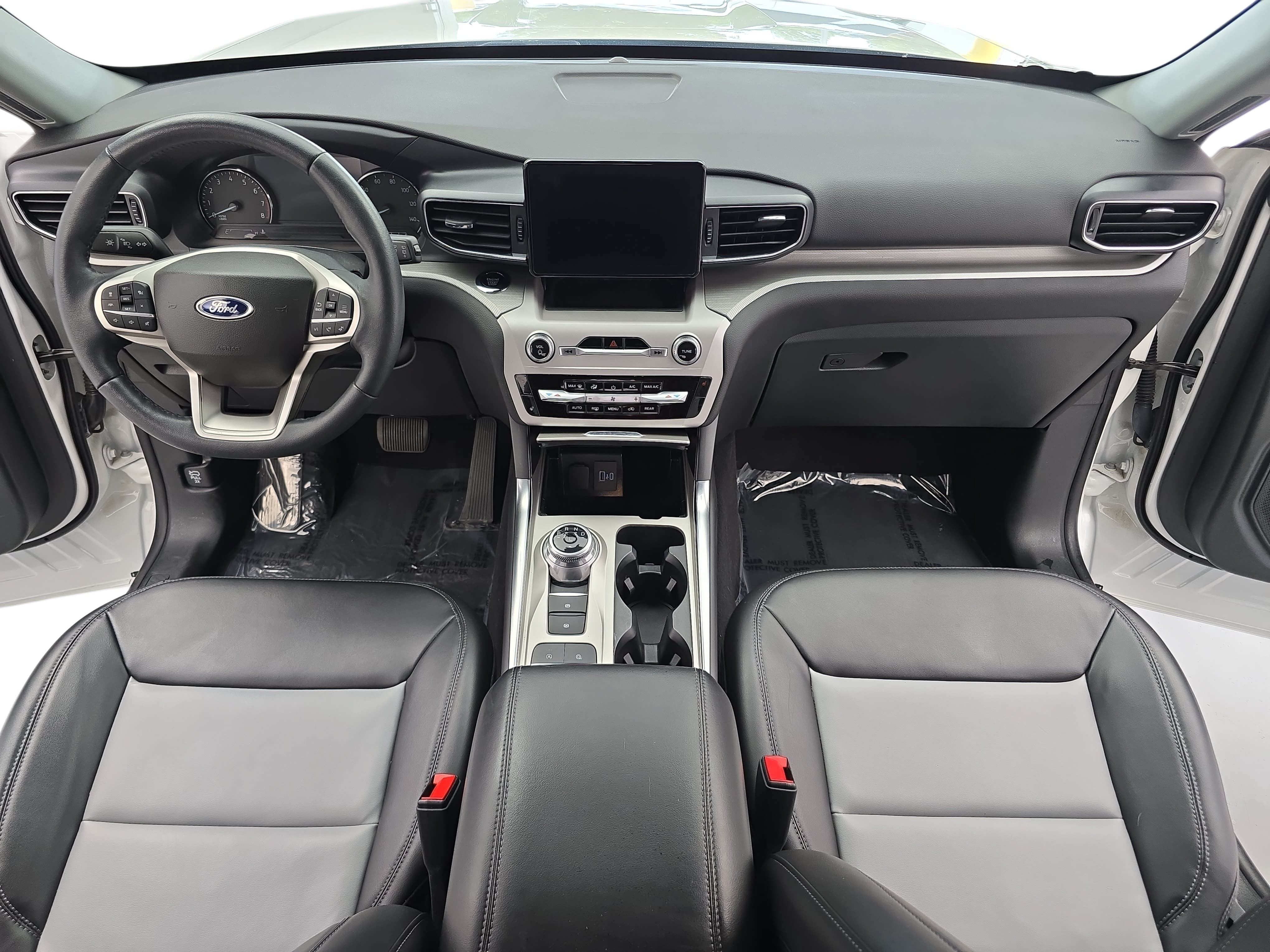 Used 2023 Ford Explorer XLT w/ Equipment Group 202A RWD image 9