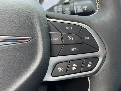 New 2026 Chrysler Pacifica Select AWD/4WD image 15