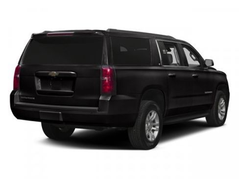 Used 2016 Chevrolet Suburban LT image 2