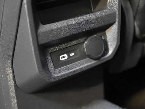 Used 2022 Volkswagen Tiguan SEL R-Line AWD/4WD image 35