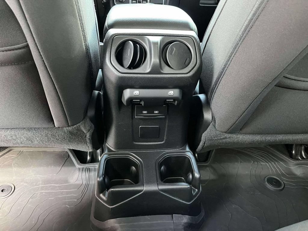 Used 2022 Jeep Gladiator Sport AWD/4WD image 15
