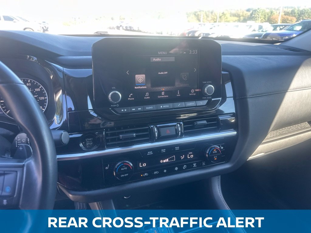 Used 2025 Nissan Pathfinder SV AWD/4WD image 16