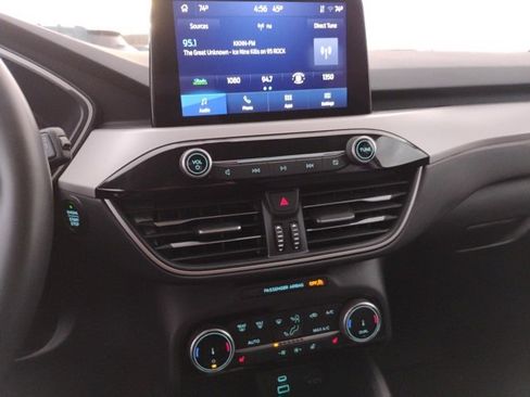 Used 2022 Ford Escape SE w/ Convenience Package image 23