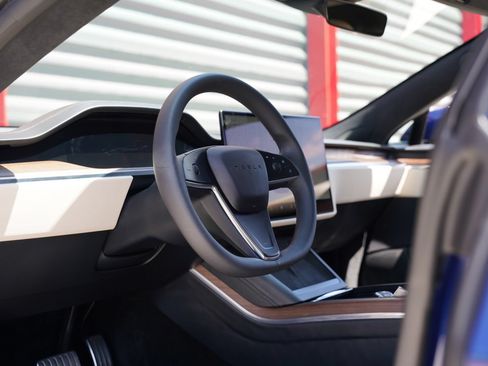 Used 2022 Tesla Model S AWD/4WD image 14