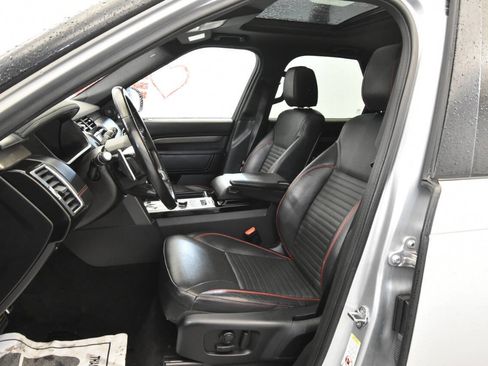 Used 2018 Land Rover Discovery HSE image 10