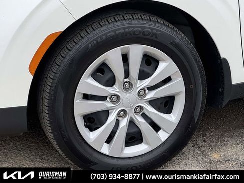 Used 2022 Kia Soul LX image 29