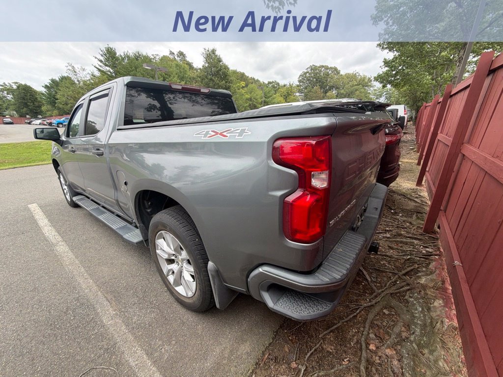 Used 2020 Chevrolet Silverado 1500 Custom w/ Custom Value Package AWD/4WD image 9