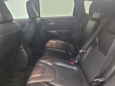Used 2021 Jeep Cherokee Limited AWD/4WD image 18