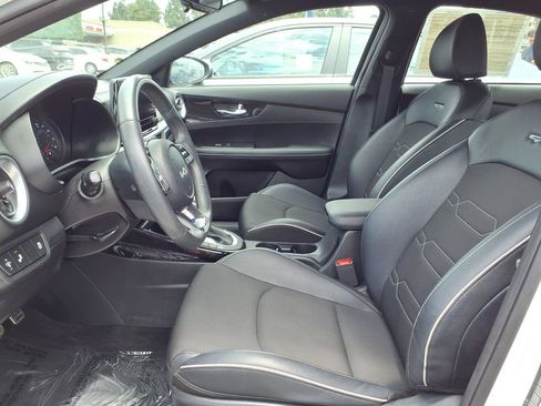 Certified 2023 Kia Forte GT-Line FWD image 6