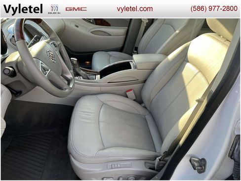 Used 2010 Buick LaCrosse CXL w/ Luxury Package image 19