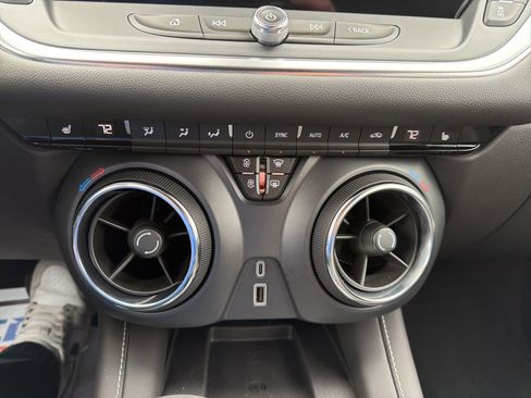 Used 2024 Chevrolet Blazer LT w/ Convenience Package image 14