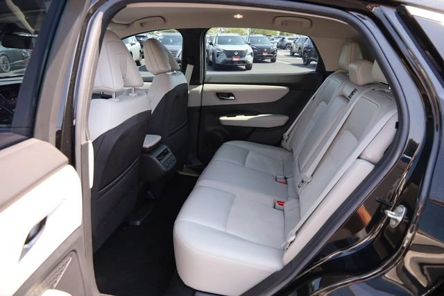 Used 2023 Nissan Ariya FWD image 9