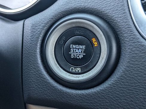 Used 2020 Dodge Durango SXT image 27