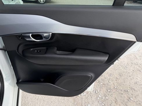 Used 2018 Volvo XC90 T5 Momentum w/ Convenience Package image 18