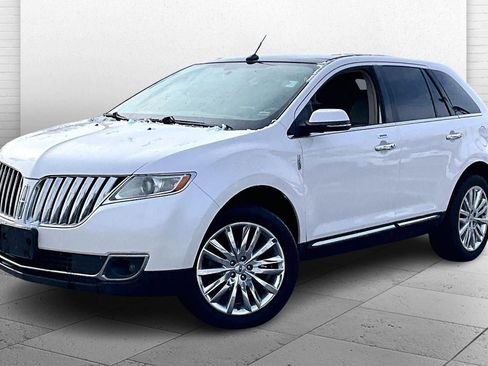 Used 2012 Lincoln MKX FWD 4DR SUV image 11