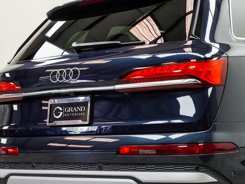 Used 2025 Audi Q7 3.0T Premium Plus AWD/4WD image 13