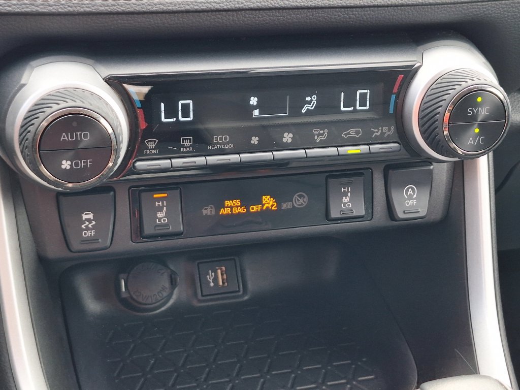 Used 2025 Toyota RAV4 XLE w/ Weather Package AWD/4WD image 22