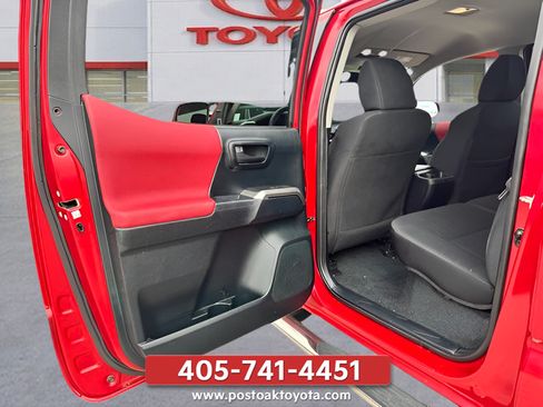 Used 2016 Toyota Tacoma SR5 w/ SR5 Appearance Package (SN) RWD image 18