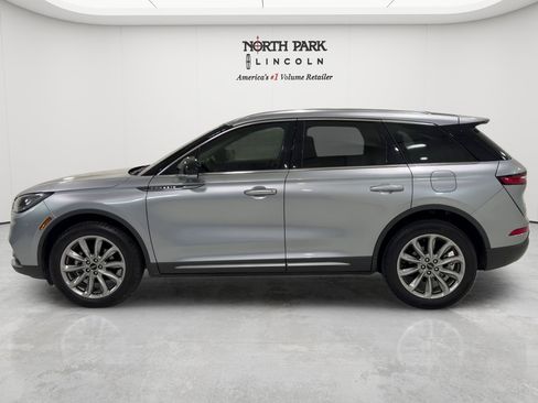 Used 2022 Lincoln Corsair FWD w/ Premium Package image 29