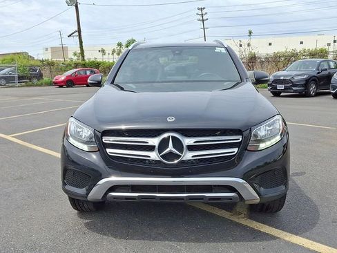 Used 2018 Mercedes-Benz GLC 300 4MATIC image 2