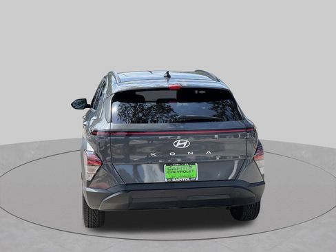 Used 2025 Hyundai Kona SEL FWD image 4