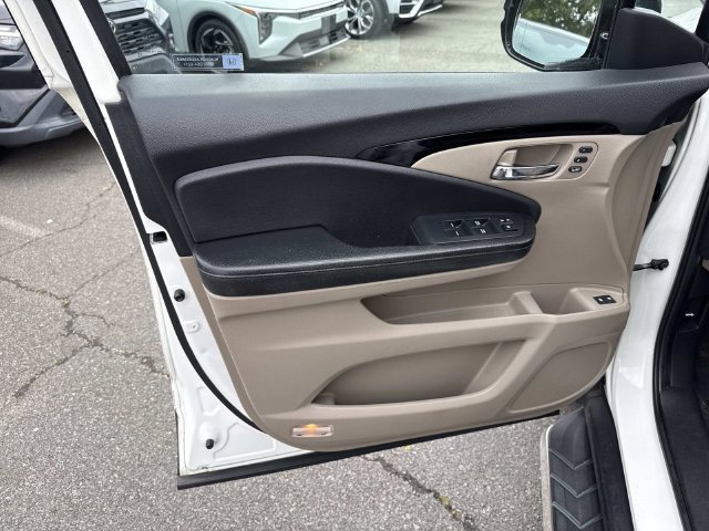 Used 2016 Honda Pilot Touring image 13