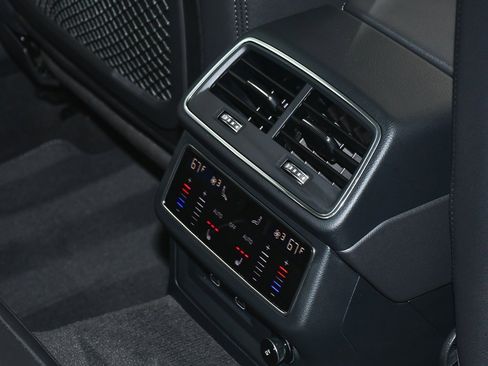 Used 2025 Audi A6 Premium Plus image 55