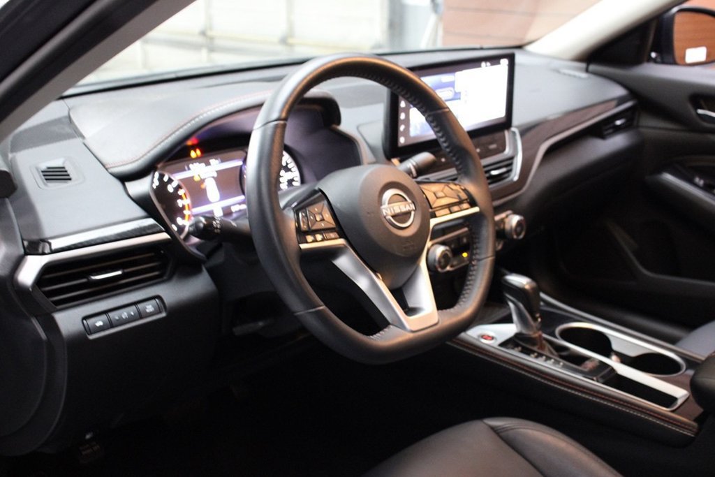 Used 2023 Nissan Altima 2.5 SR w/ SR Premium Package FWD image 12