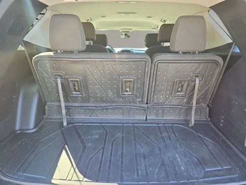 Used 2020 Chevrolet Traverse LT w/ Driver Confidence II Package AWD/4WD image 11