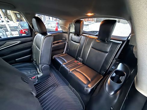 Used 2019 INFINITI QX60 Luxe w/ Essential Package image 10