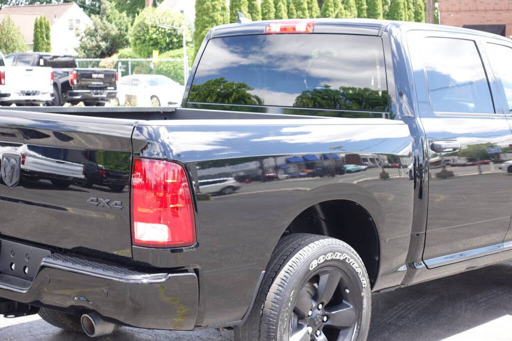 Used 2022 RAM 1500 Classic SLT w/ Electronics Convenience Group AWD/4WD image 13