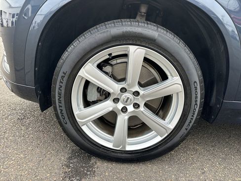 Used 2020 Volvo XC90 T6 Momentum image 32