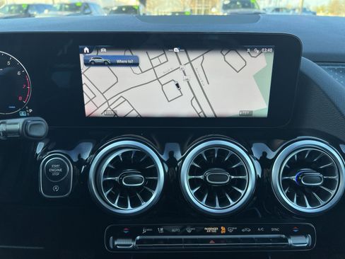 Used 2025 Mercedes-Benz GLA 250 4MATIC image 19