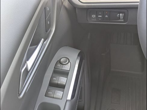 New 2027 Chevrolet Traverse LT w/ Midnight/Sport Edition FWD image 21