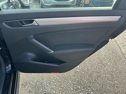 Used 2018 Volkswagen Passat 2.0T S image 33
