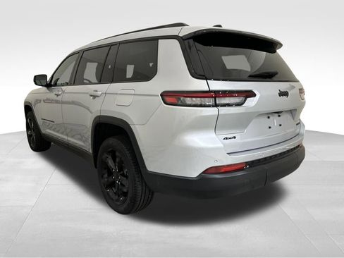 Used 2024 Jeep Grand Cherokee L Limited w/ Black Appearance Package image 3