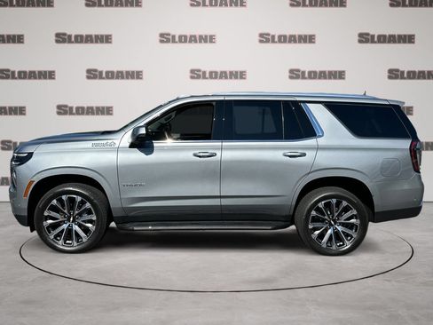 Used 2025 Chevrolet Tahoe High Country AWD/4WD image 2