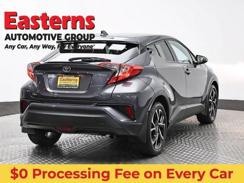 Used 2019 Toyota C-HR Limited FWD image 5