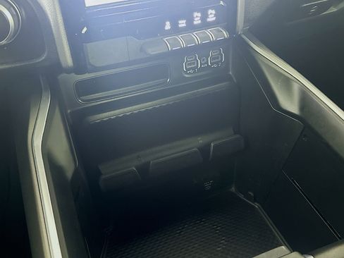 Used 2023 RAM 1500 Big Horn AWD/4WD image 25