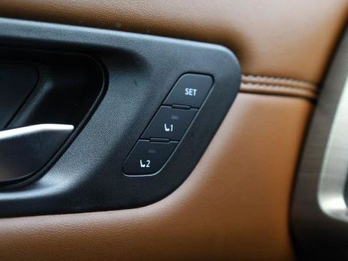 Used 2025 Nissan Pathfinder Platinum AWD/4WD image 23