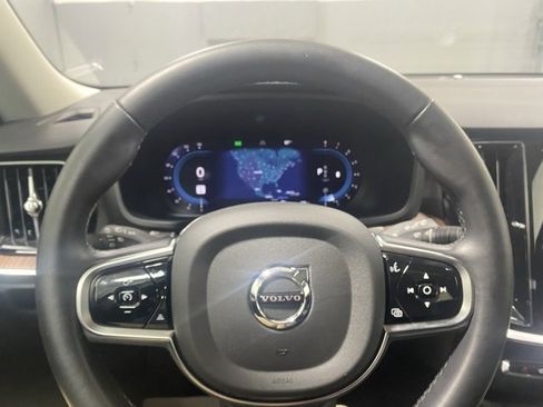 Used 2025 Volvo V60 B5 Cross Country Plus image 15