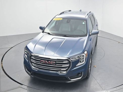 Used 2024 GMC Terrain SLT image 57