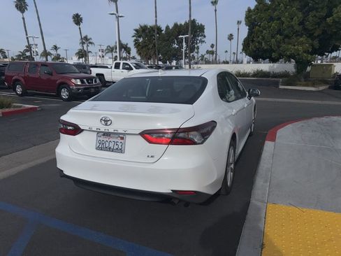 Used 2021 Toyota Camry LE image 19