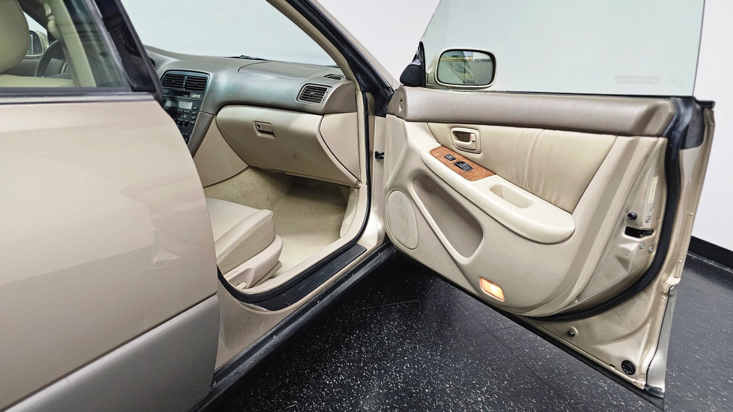 Used 1999 Lexus ES 330 FWD image 35