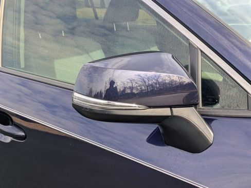 Used 2019 Toyota RAV4 XLE Premium image 12