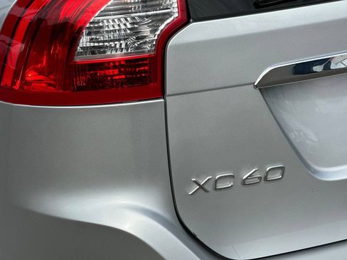 Used 2016 Volvo XC60 T5 Premier w/ Proximity Package FWD image 28